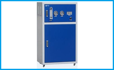 宏森始終提倡以使用者的需求為導向提供適用的超純水系統(tǒng)。較新推出的新一代生化儀用超純水機系統(tǒng)結構緊湊，操作簡便，維護便利，能夠直接以自來水為進水同時生產(chǎn)分析級純水和較高標準的超純水，可滿足科學實驗室各種純水與超純水的需要。